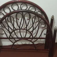 تخت یکنفره فلزی