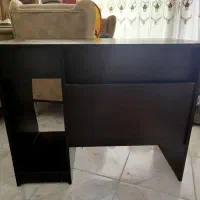 میز کامپیوتر سالم و بسیار تمیز در حدنو