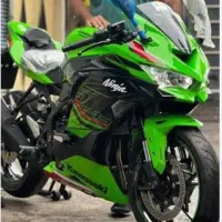 کاوازاکی zx250RRR