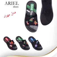 تعدادی نیرو وارد جهت تولید در کارخانه کفش و صندل