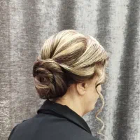 میکاپ و شنیون تنها۸۰۰|خدمات آرایشگری و زیبایی|شهرکرد, |دیوار