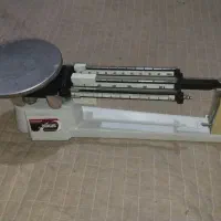 ترازوی قدیمی شاقولی تک کفه اوهاسOUAUS ساخت USA