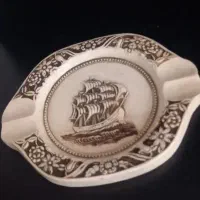 ظرف آنتیک 80ساله