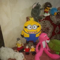 ۴۰ عدد عروسک بزرگ و کوچک همه نونو|اسباببازی بچه|مشکیندشت, |دیوار