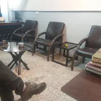 ۶ عدد صندلی املاک و سه عدد میز وسط کارکرده|دفتر کار|چالوس, |دیوار