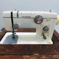چرخ خیاطی ژانومه ۸۰۲ با میز وصندلی|چرخ خیاطی و ریسندگی|تهران, شهرک ولیعصر شمالی|دیوار
