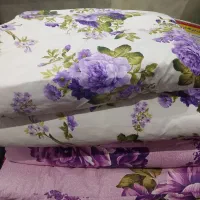 سه عدد تشک دو سه عدد لحاف .یه عدد بالش پر