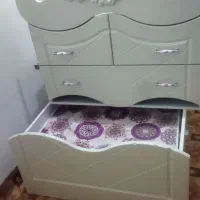 تخت و کمد کاملا سالم و نو