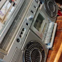 رادیو و سه دیسک فلش خور