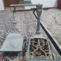 باسکول لیران قدیمی|کلکسیون اشیاء عتیقه|کرمان, |دیوار