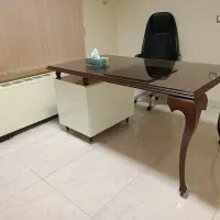 میز چوبی همراه صندلی مدیریت