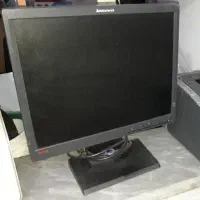 مانیتور دو عدد ومیز کامپیوتر وکیس وکیبورد