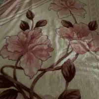 پتو گل برجسته دورو و ۲عددشمع وارداتی ۱۰سانتی