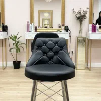 لوازم سالن زیبایی/آرایشگاه/صندلی اصلاح/میز ناخن|آرایشگاه و سالنهای زیبایی|قزوین, |دیوار