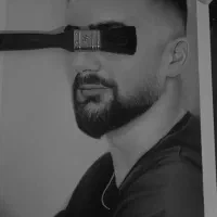 طراحی چهره به سبک سیاه قلم