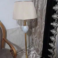 آباژورایستاده