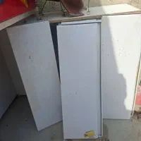 تعدادی قفسه پایه