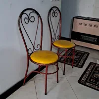 دو عدد صندلی