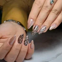 کاشت ناخن.کفسابی.پاکسازی.وکس تخفیف تا آخر شهریور