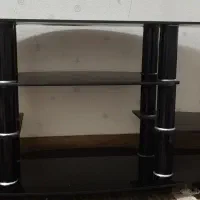 زیر تلوزیون شیشه‌ای