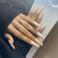 کاشت ناخن200 اف به دلیل تکمیل آلبوم کاری|خدمات آرایشگری و زیبایی|رشت, حسین آباد|دیوار