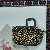 کیف لوازم آرایش طلایی - مشکی|کیف، کفش، کمربند|ساری, |دیوار