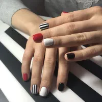 ناخن با لاک ژل ۱۴۰