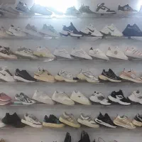 کفش و کتانی