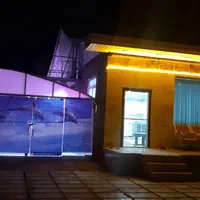 ویلا سوئیت استخردار آبگرم سرپوشیده