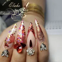 آموزش کاشت ناخن حرفه ای