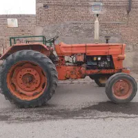 تراکتور رومانی با گاواهن