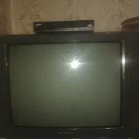 تلویزیون  رنگی سالم و یک دستگاه گیرنده دیجیتال