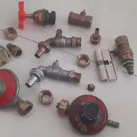 تعدادی شیرآلات برنجی  در حد نونووغیره