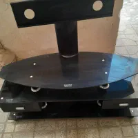 یک عدد میز تلویزیون بفر وش میرسد