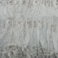 پرده عرض 2.80 در طول 2 متر به فروش می‌رسد