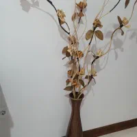 گلدان سفالی و گل پارچه ای|گل مصنوعی|اصفهان, باغ فدک|دیوار
