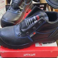 کفش کار و لباس کار