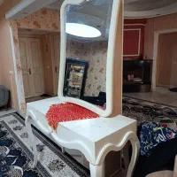 آیینه و کنسول در حد نو