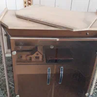 تلوزیون و  میز