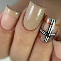 خدمات تخصصی ناخن با ۱۴سال سابقه