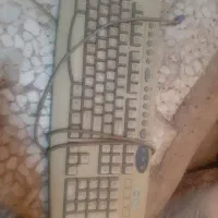 کیبورد کاملا سالم