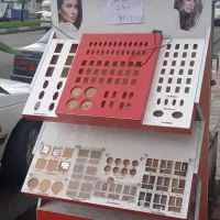 استند آرایشی