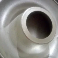 دو عدد قالب کیک گرد فلزی و سینی پذیرایی