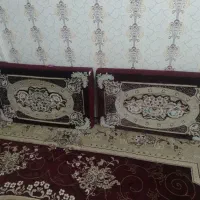 پشتی خوش رنگ بسیار تمیز