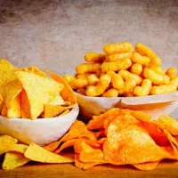 جذب نیروی آقا در کارخانه چیپس و پفک