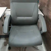 فروش میز و صندلی اداری و مدیریتی در حد نو|مبلمان اداری|بندرعباس, |دیوار