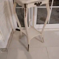 میز زیر تلفنی