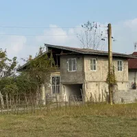 ۲۰۰ متر ویلا نیم پیلوت با ۸۰۰ متر زمین