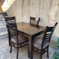 میز نهار خوری ۴نفره در حد نو