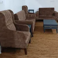 مبلمان ۷نفره با میز و ۳ تا جلو مبلی